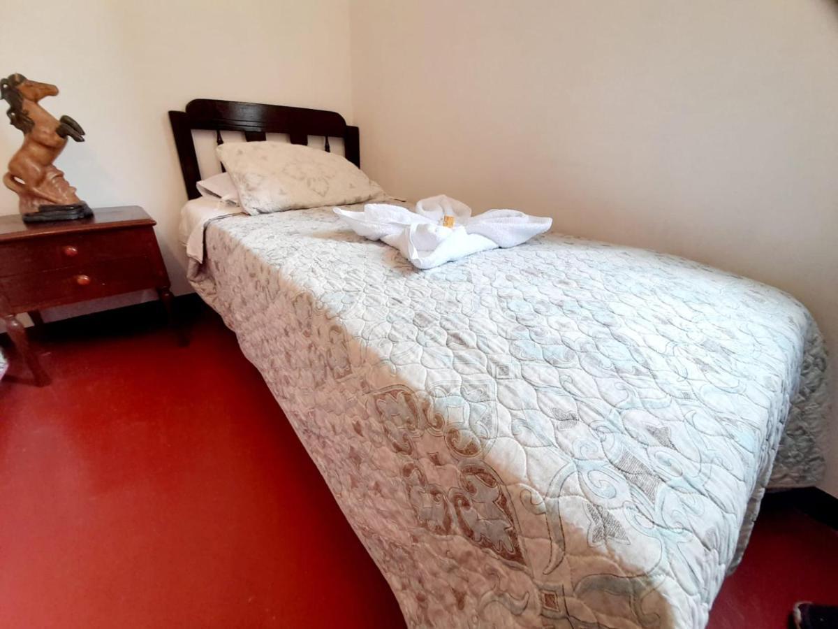 Maypa Airport Bed & Breakfast *